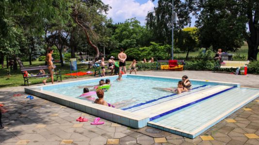 Újhegyi Uszoda és Strandfürdő Budapest