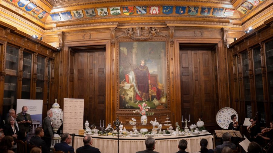 Herendiporcelán-kiállítás nyílt a Magyar Nemzeti Múzeum Széchényi-termében