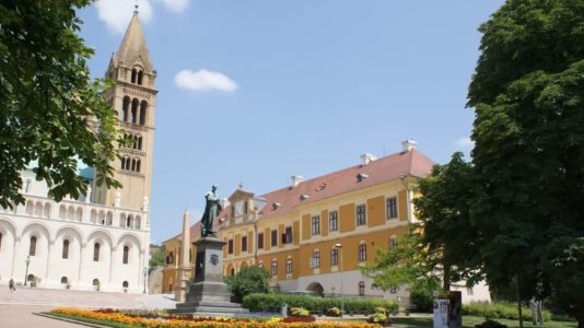 Pécsi Püspöki Palota