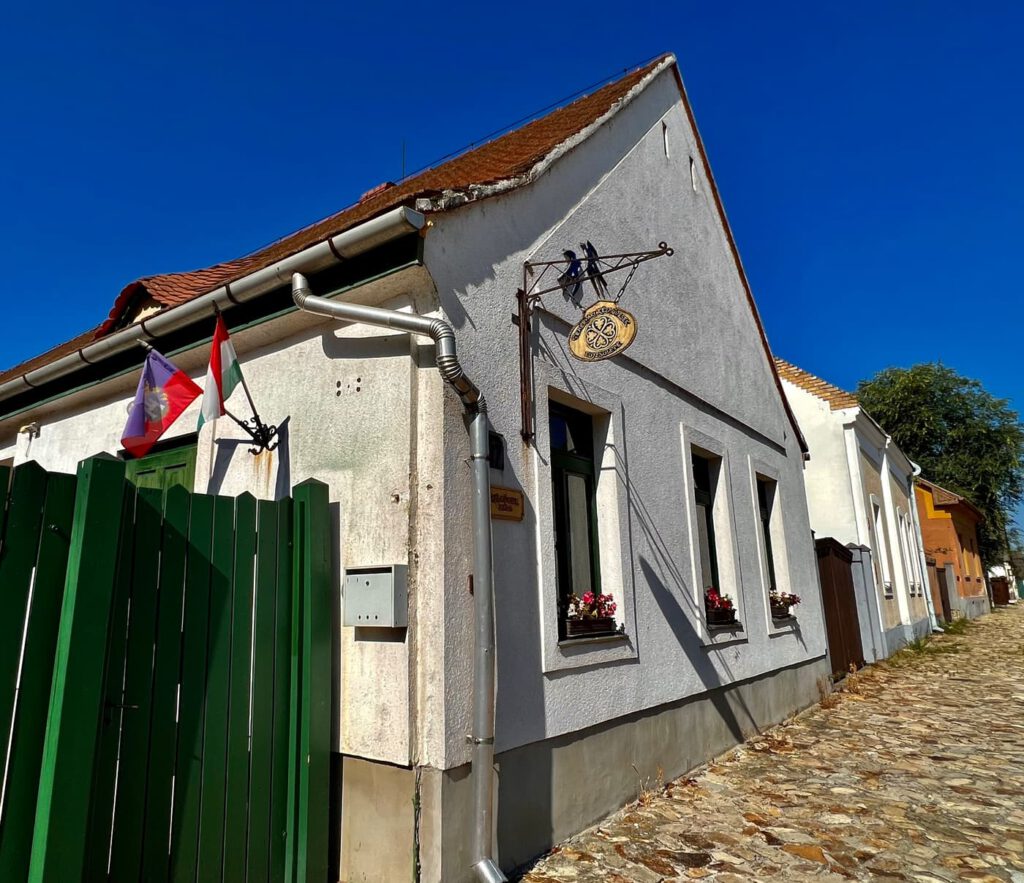 Székesfehérvári Palotavárosi skanzen – a múltat idéző utcácska a lakótelep tövében