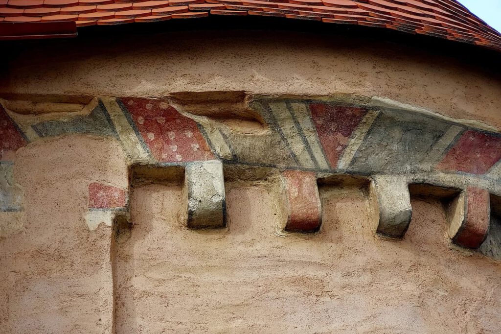Időutazás a középkorba: a csempeszkopácsi Szent Mihály-templom titkai