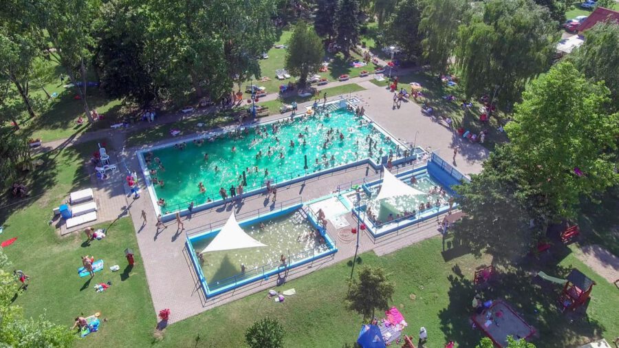 Szent András Gyógyvizes Strand és Kemping Tóalmás