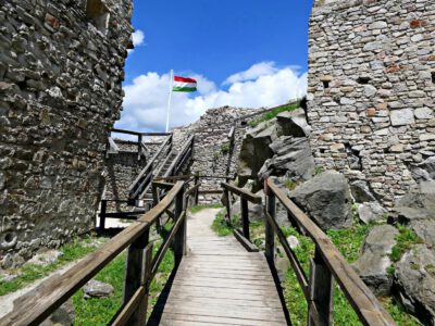 Regéc vára: a múlt bástyája a Zempléni-hegységben