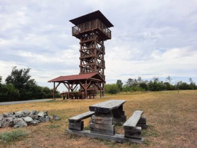 Panorámás élmény a Geresdi-dombságban: a bátaapáti Apponyi-kilátó