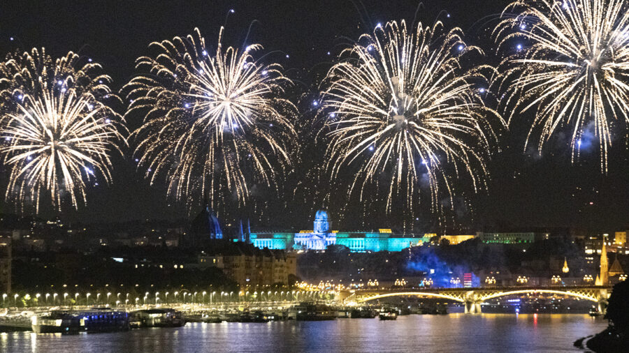 Felhőszakadás, jégeső, villámárvizek is kialakulhatnak augusztus 20-án este