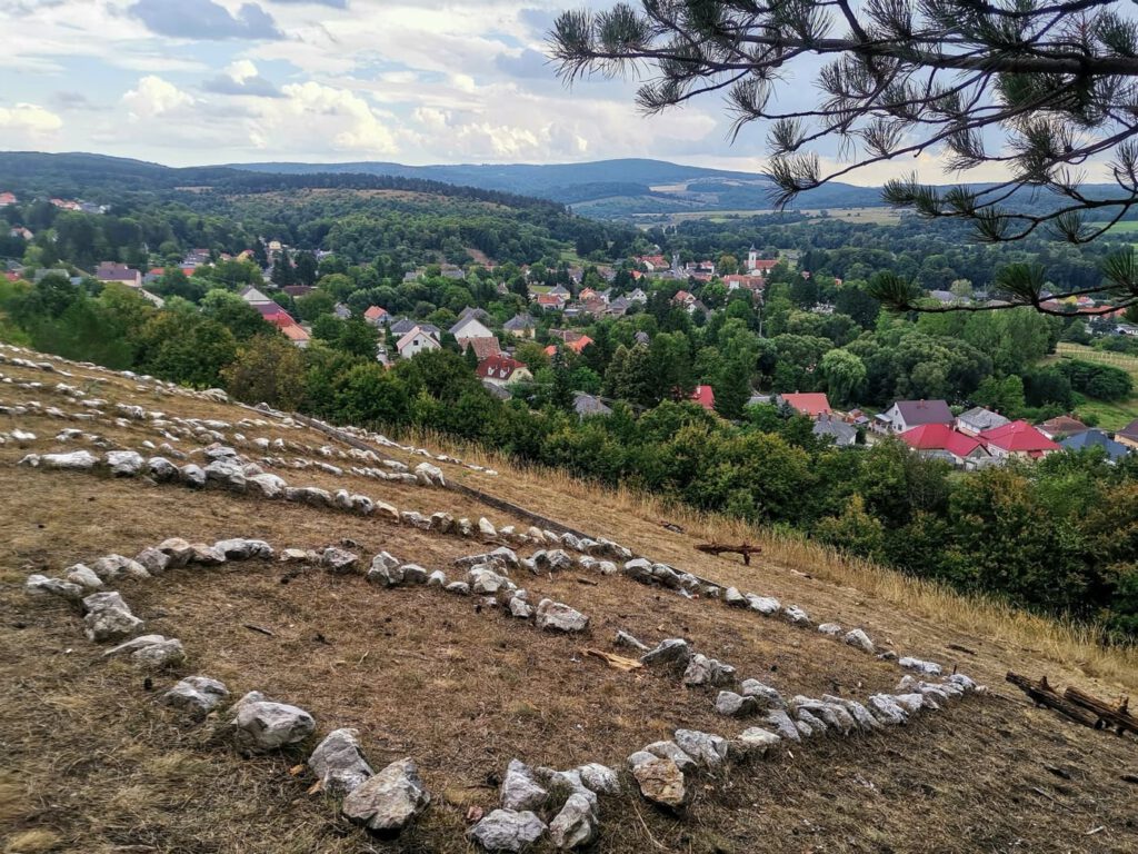 Kívánságok kilátója: a bakonybéli Erzsébet-kilátó titkai