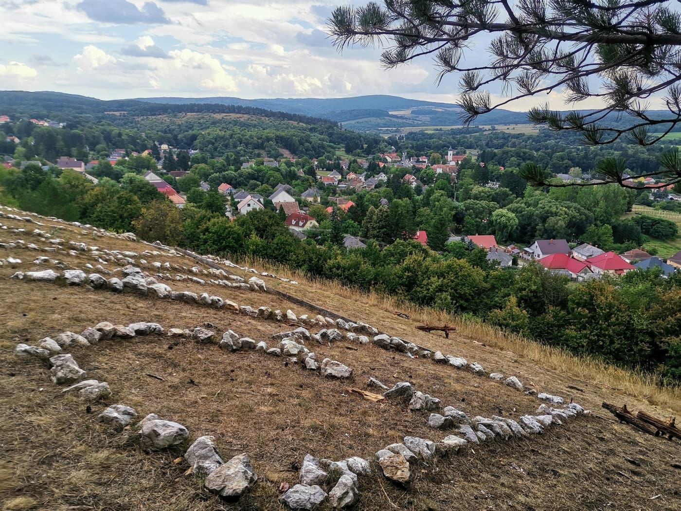 Kívánságok kilátója: a bakonybéli Erzsébet-kilátó titkai