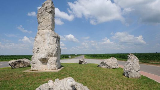 Álmosdi csata emlékműve