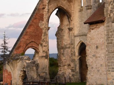 Történelem kőbe vésve: a Zsámbéki romtemplom felfedezése