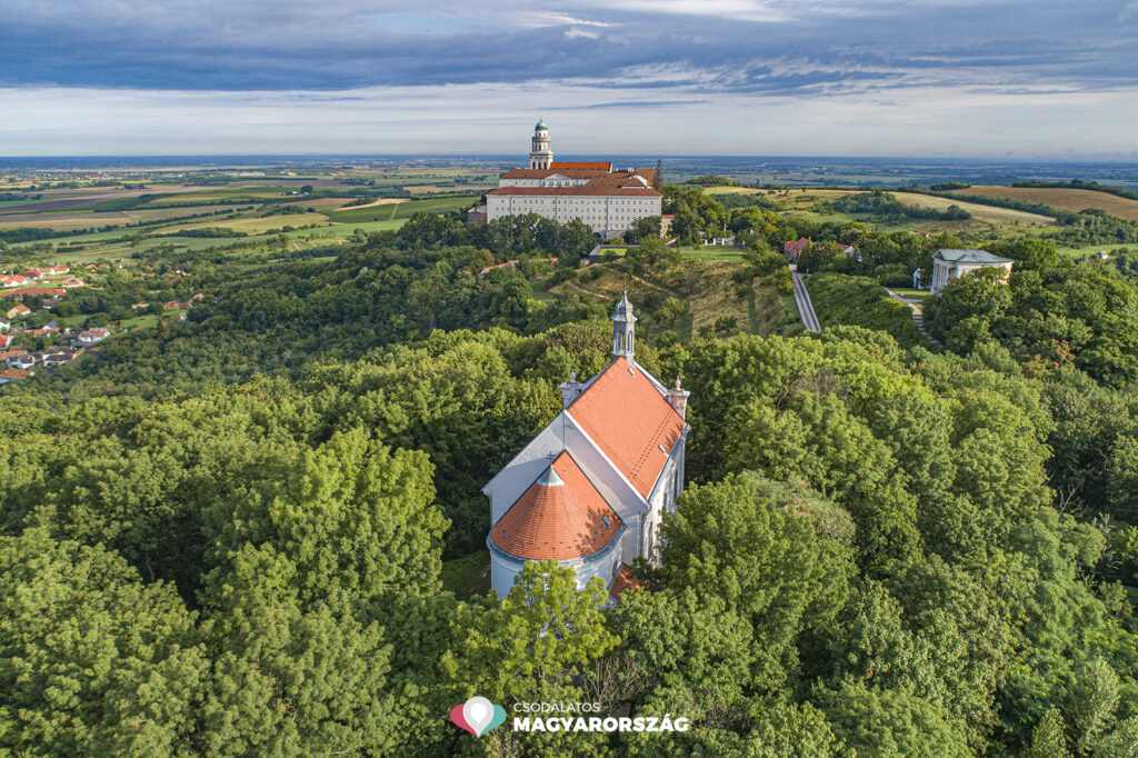 A pannonhalmi Boldog Mór-kilátó Az Év Kilátója 2024-ben