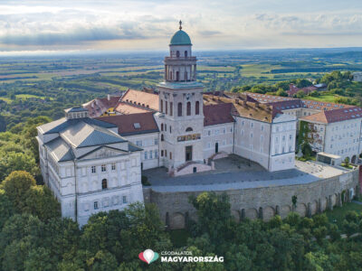 A pannonhalmi Boldog Mór-kilátó Az Év Kilátója 2024-ben