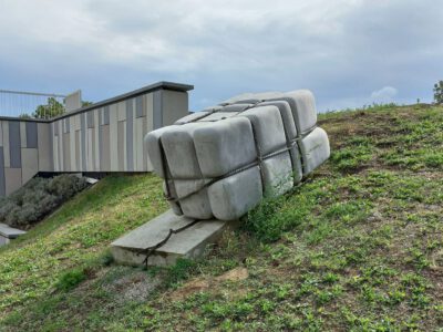 Nagyharsányi Szoborpark: művészi kaland a mészkősziklák között