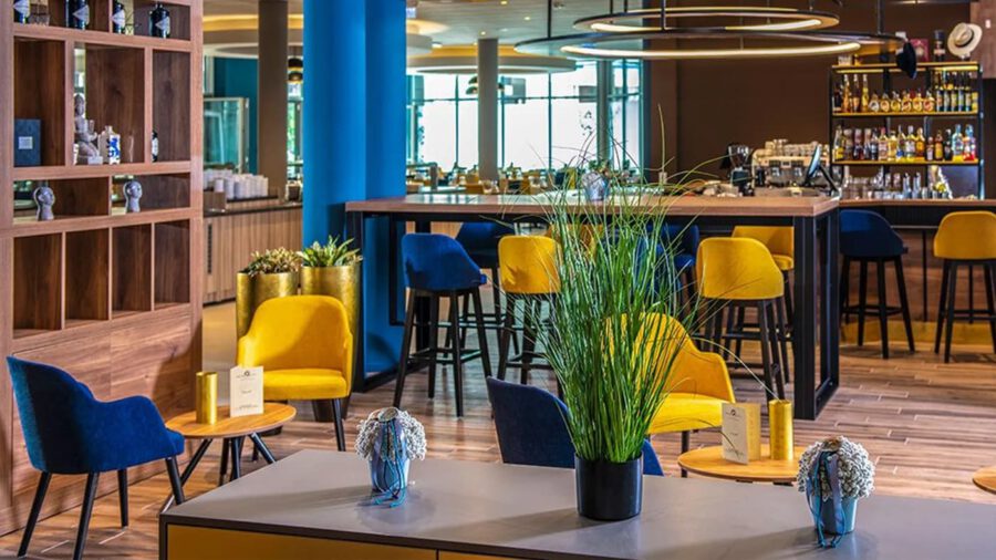 SZÁLLODÁK ÉJSZAKÁJA: Balneo Hotel Mezőkövesd - tematikus körbevezetés, welcome drink&büfévacsora