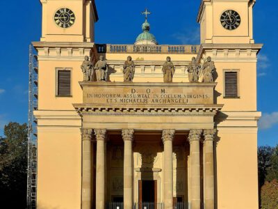 Vác ősszel – A Duna-parti város, ahol minden sarkon történelmi kincsek várnak