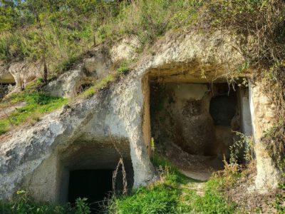 Tibolddaróc barlanglakásai: időutazás a Bükkalja rejtett kincseihez