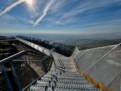 Újhely vára és a Várhegy kilátósétány: a történelem és a panoráma találkozása