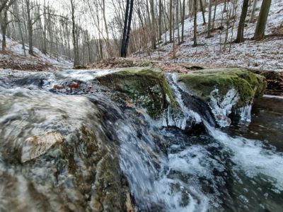 A Mecsek jeges ékszere: az Óbányai-völgy télen