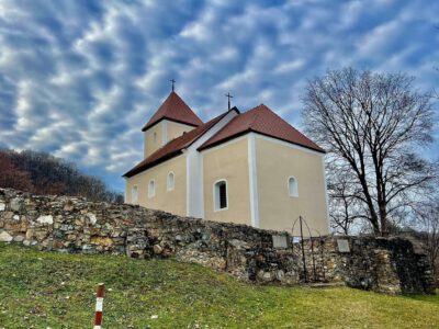 Mecseknádasd és a Szent István-kápolna: egy apró település nagy története