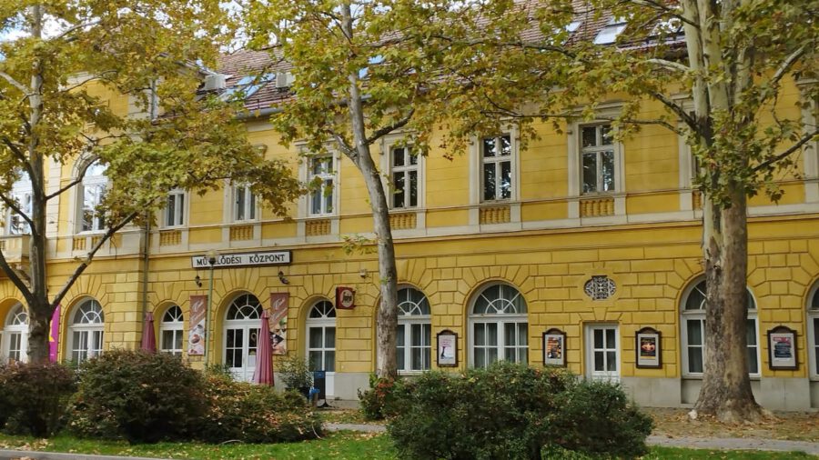 Művelődési Központ és Városi Galéria, Csongrád