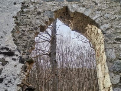 Gönci pálos kolostor: egy darabka történelem, amelyet visszahódított a természet