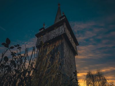 Vámosatyai református templom és harangtorony: évszázadok tanúi a Beregi-síkságon