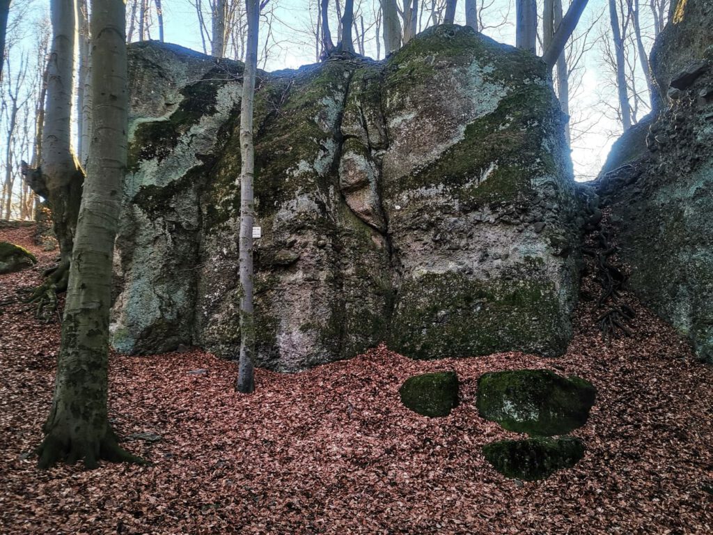 Zsivány-sziklák: kőóriások és legendák a Visegrádi-hegység mélyén
