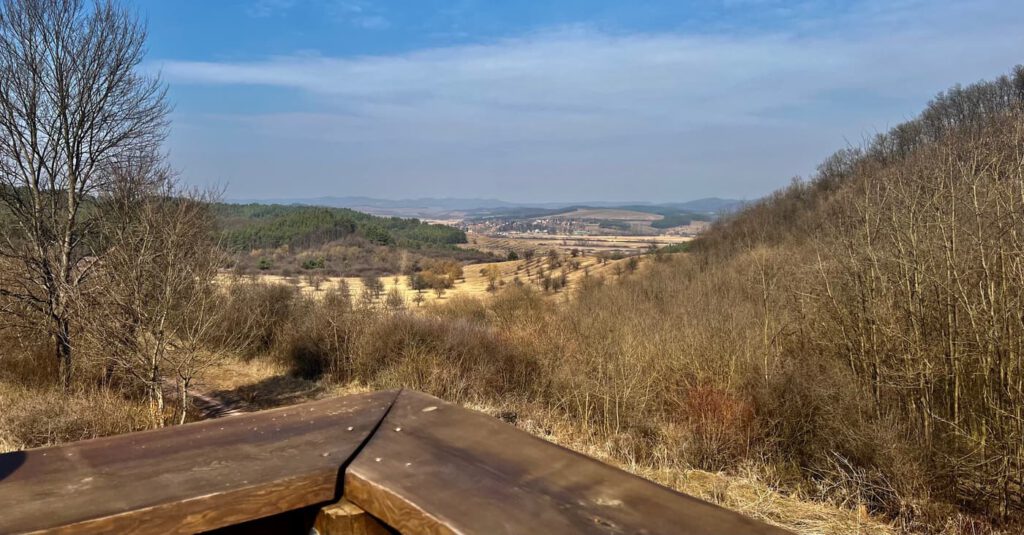Fedezd fel a Tarna-völgy rejtett csodáit: Szajlai kilátó és a hunok hagyatéka