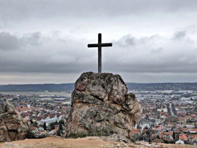 Kápolna a kopárok felett – a budaörsi Kő-hegy öröksége