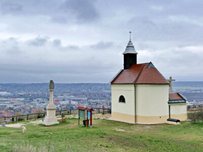 Kápolna a kopárok felett – a budaörsi Kő-hegy öröksége
