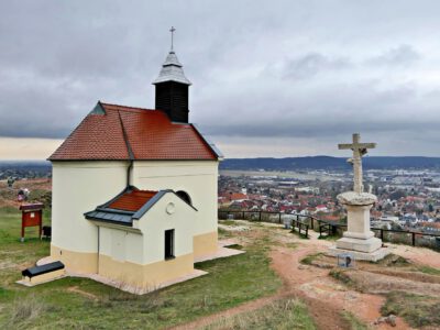 Kápolna a kopárok felett – a budaörsi Kő-hegy öröksége