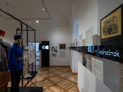 Átadták a felújított Kossuth-emlékházat Monokon