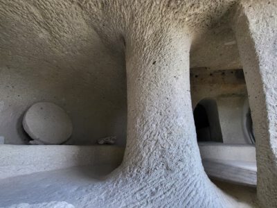 Tufába vájt időutazás – Noszvaj különleges barlanglakásai