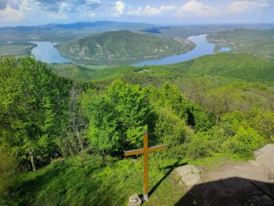 Prédikálószék, ahol a Dunakanyar a lábad előtt hever