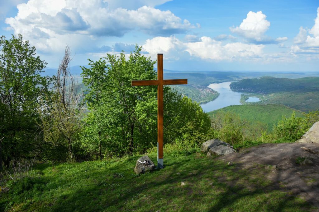 Prédikálószék, ahol a Dunakanyar a lábad előtt hever