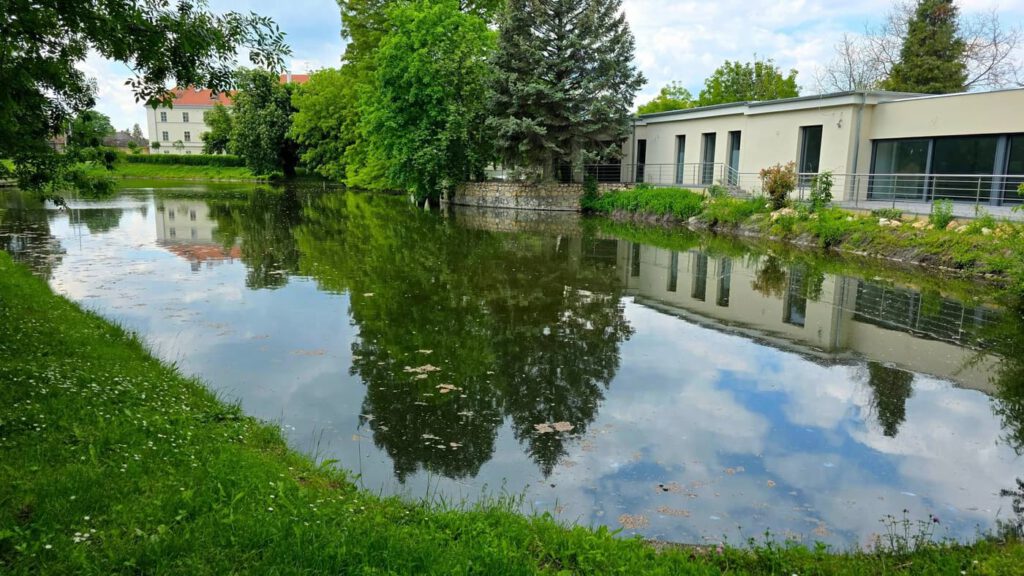 Mosonmagyaróvár kincse a vár tövében: a Vár-tó