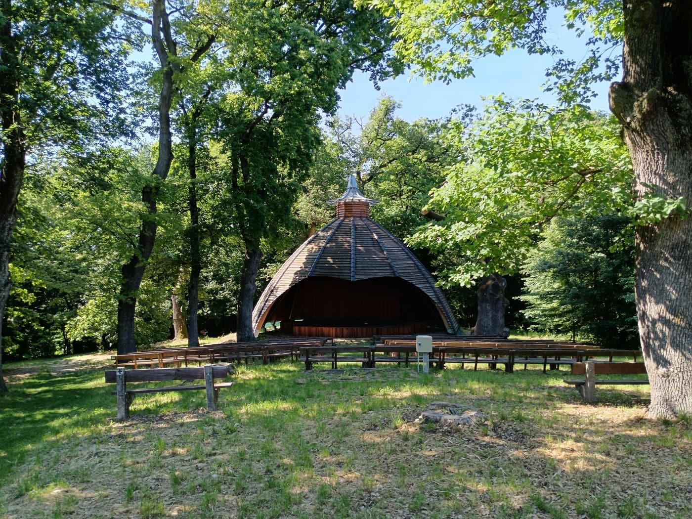 A Kígyókirály tava – Fedezd fel Vasvár titokzatos Feneketlen-tavát