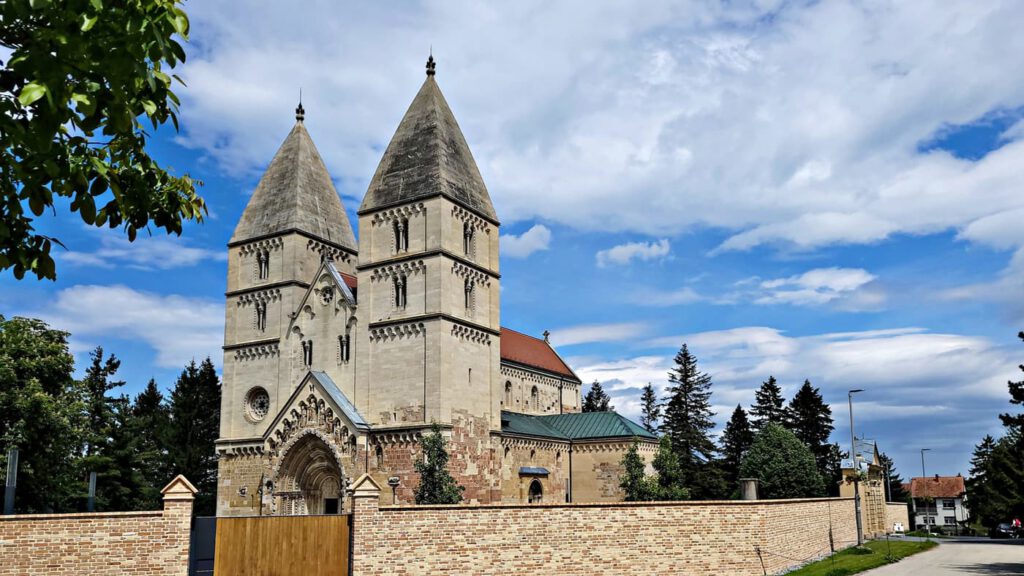 Jáki templom – a magyar középkor egyik legimpozánsabb temploma