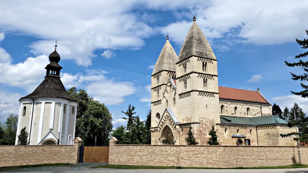Jáki templom – a magyar középkor egyik legimpozánsabb temploma