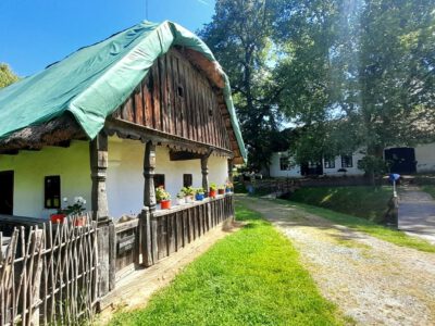 Ahol a múlt ma is él – barangolás a Szennai Skanzenben