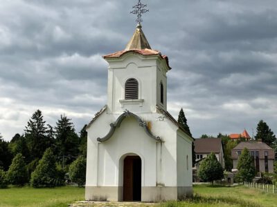 Szalmával fedett háztetők és füstöskonyhák – Séta a Vasi Múzeumfaluban