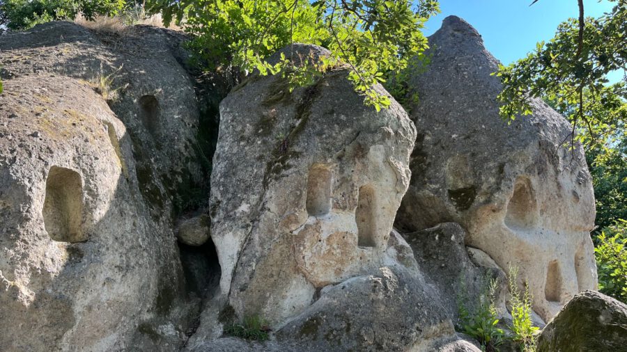 Szomolya és a kaptárkövek titkai – túra a Bükkalján