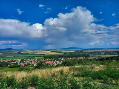 Csodálatos panoráma nyílik Szerencs Aranka-tető kilátópontjáról