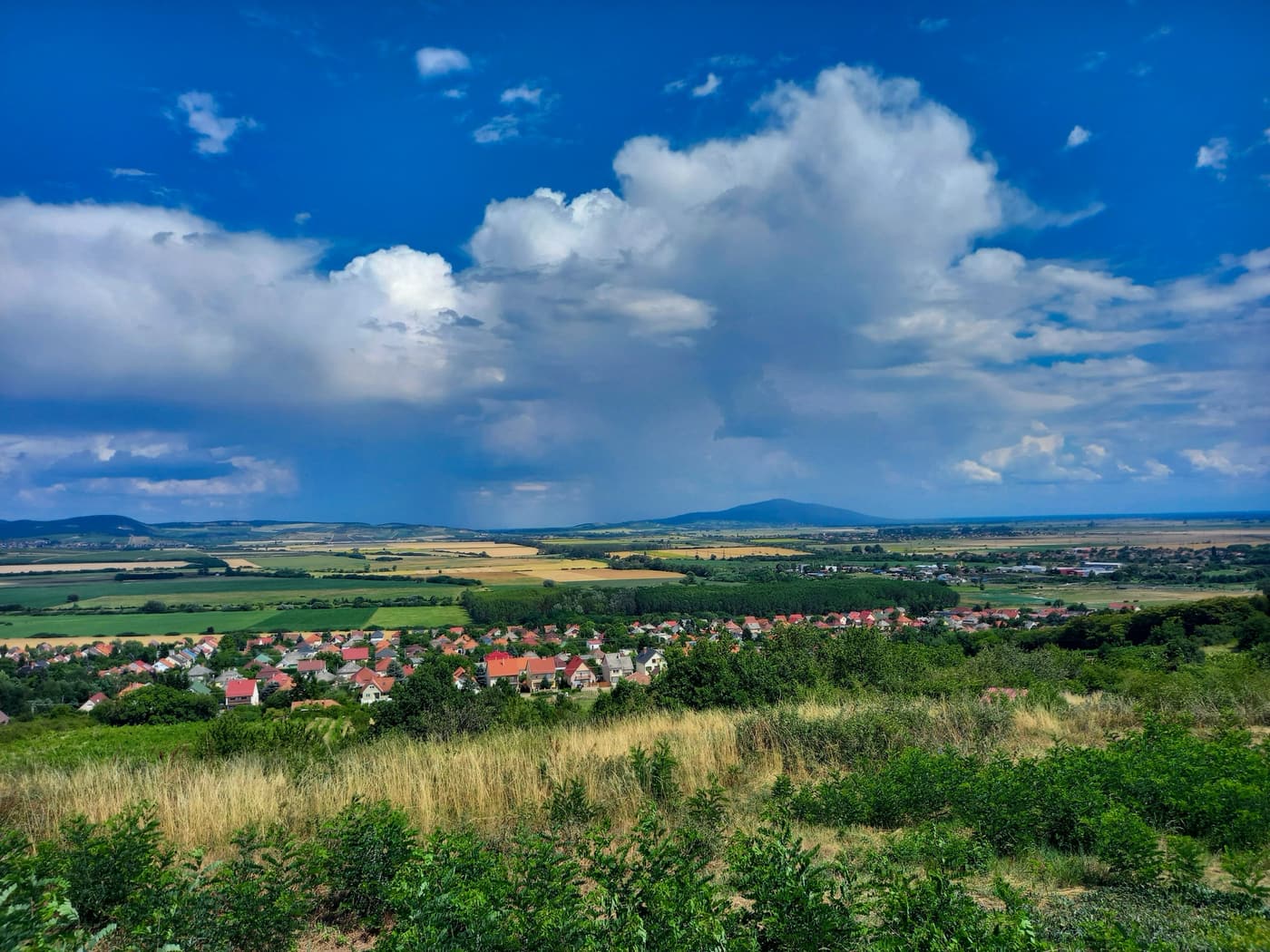 Csodálatos panoráma nyílik Szerencs Aranka-tető kilátópontjáról