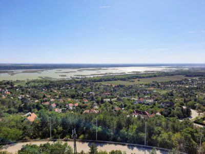 Bence-hegyi kilátó – ikonikus panorámapont a Velencei-tónál