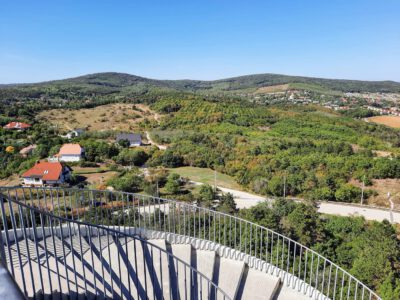 Bence-hegyi kilátó – ikonikus panorámapont a Velencei-tónál