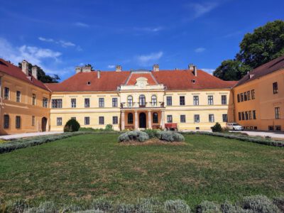 A somogyvári Széchenyi-kastély és parkja – időutazás a nemesi múlt árnyas fái alatt