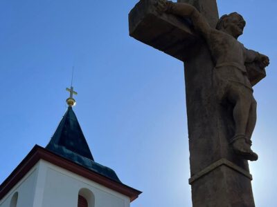 Márianosztra Kálvária-dombja – barokk örökség a Börzsöny lábánál