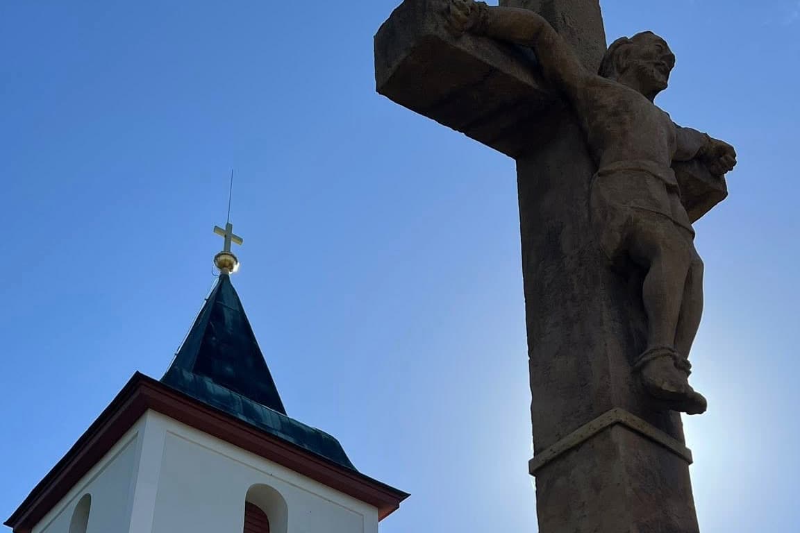 Márianosztra Kálvária-dombja – barokk örökség a Börzsöny lábánál