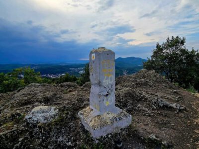 Pécs-kő – Salgótarján bazaltcsúcsa, amely hegymászóélményt is kínál