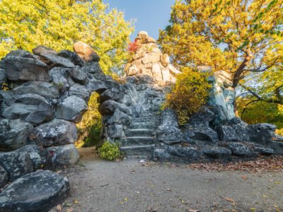 Aranyló őszi fényben Gödöllő Erzsébet-parkja